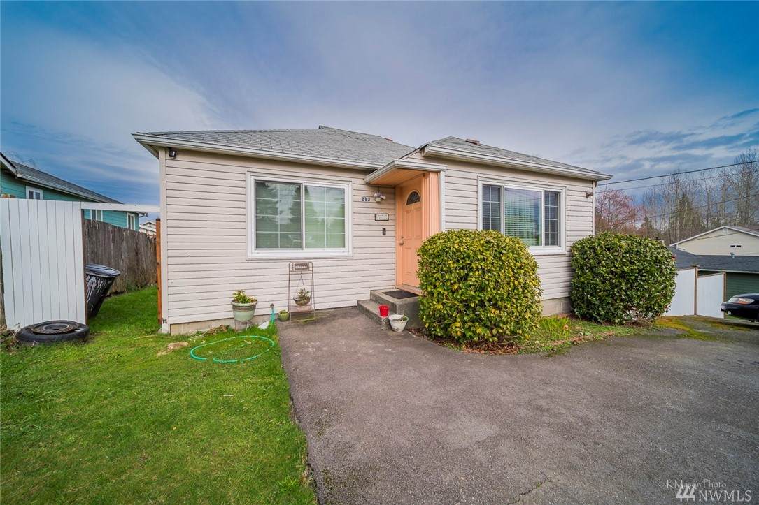 213 105th St - Photo 1