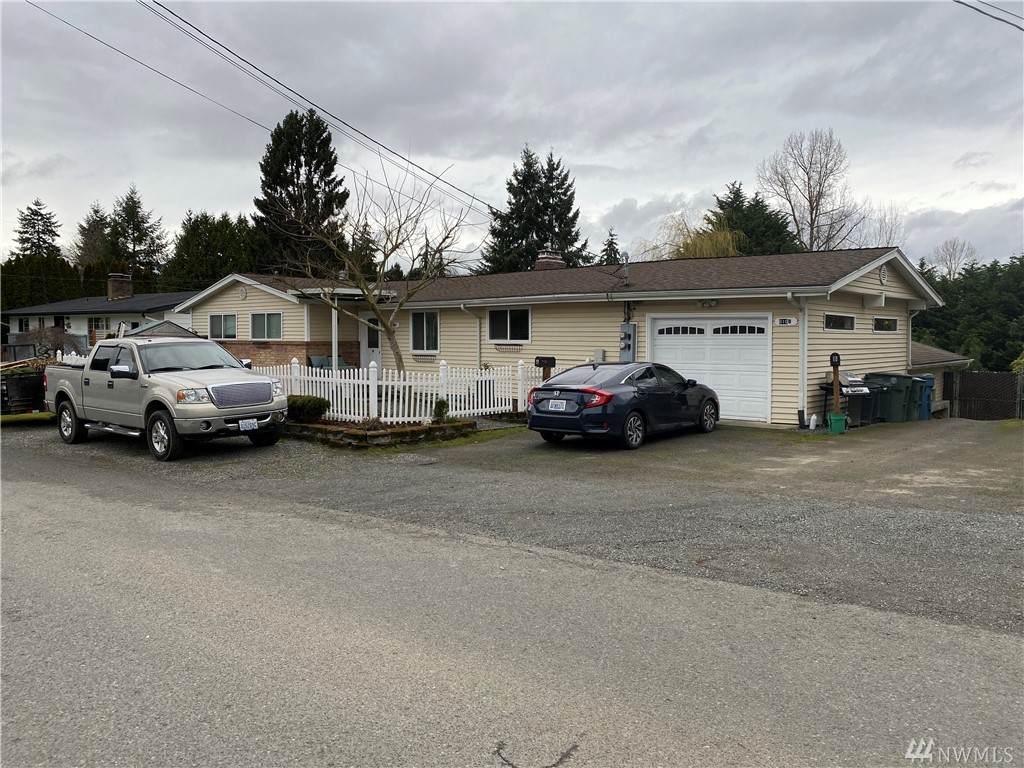 810 5th St Dr - Photo 1