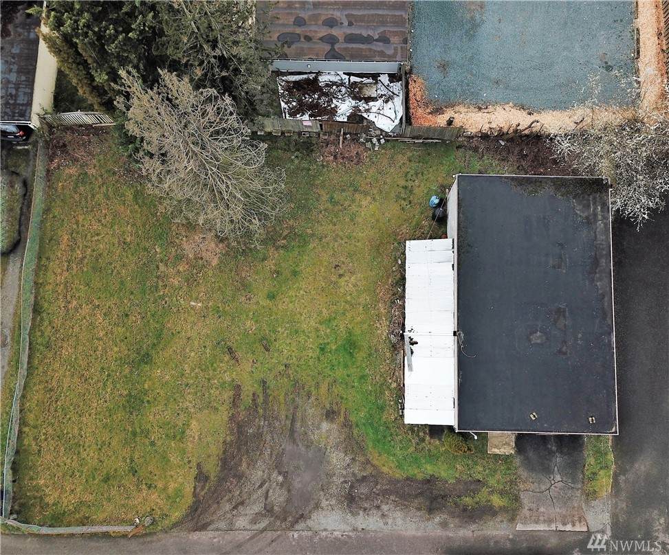 135 Highland St - Photo 1