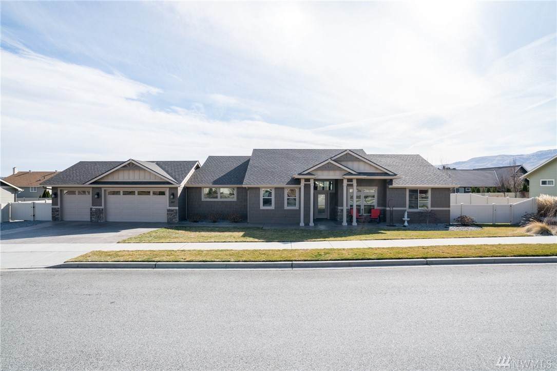 387 Allison St - Photo 1