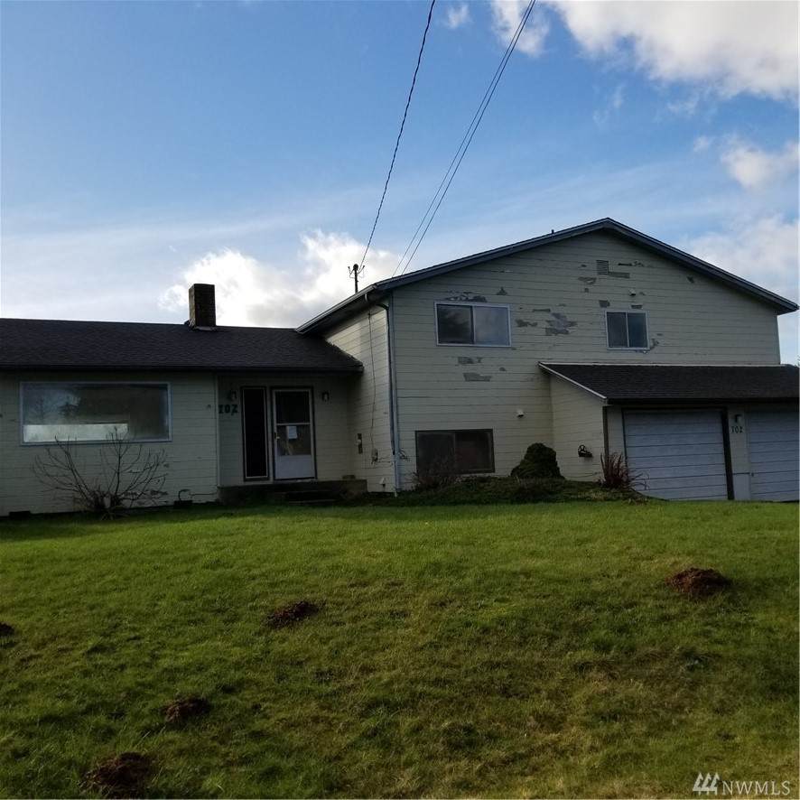 702 Reynvaan Dr - Photo 1