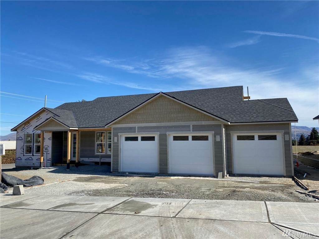 1021 Spring Mountain Dr - Photo 1