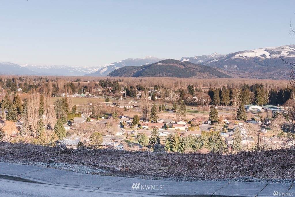 818 Overlook Lane - Photo 1