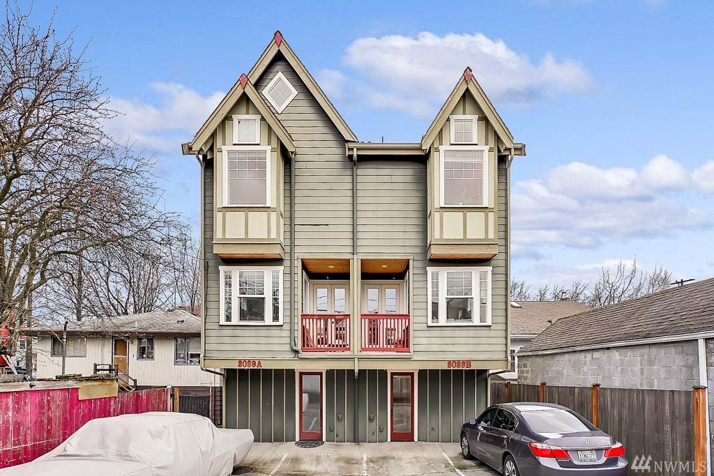 3039 Beacon Ave - Photo 1