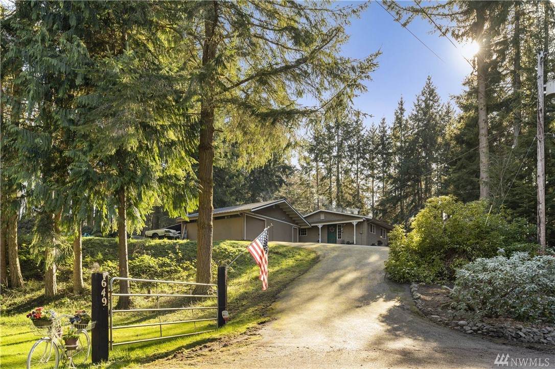 649 Laura Dr - Photo 1