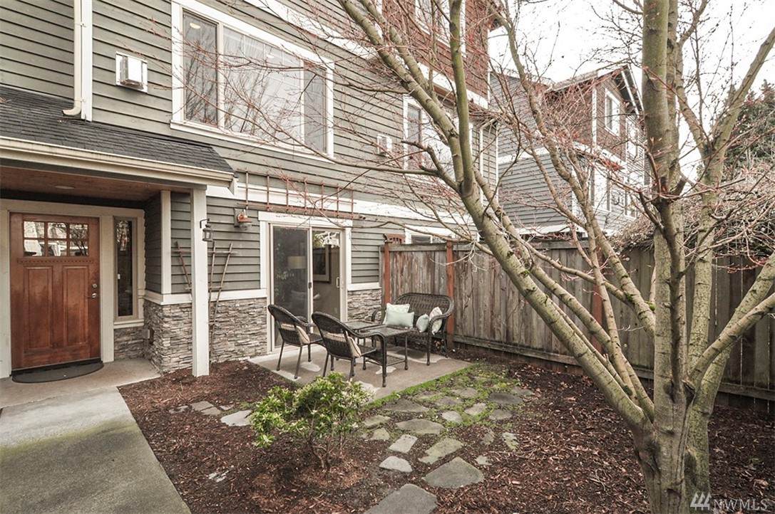 5418 Fauntleroy Wy - Photo 1