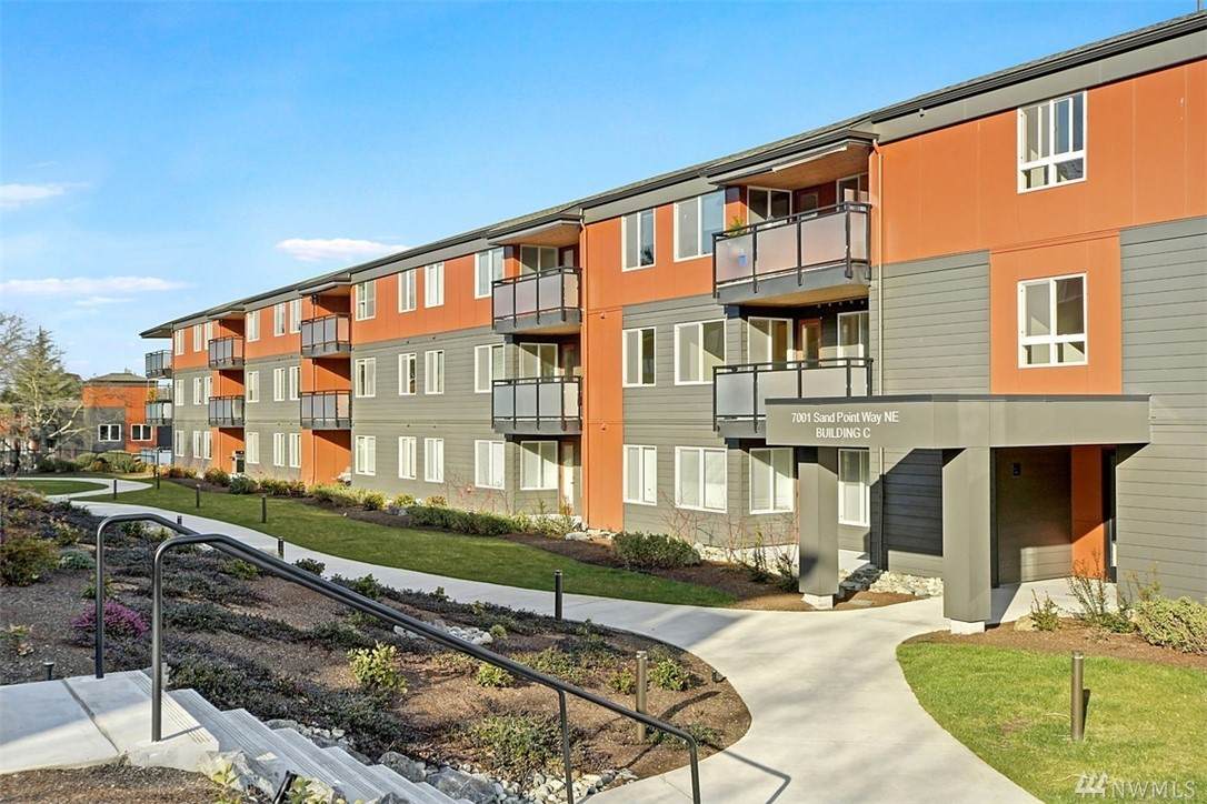 7001 Sand Point Wy - Photo 1