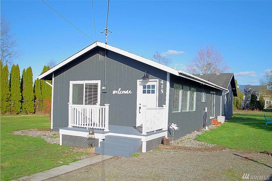 415 Blake St - Photo 1