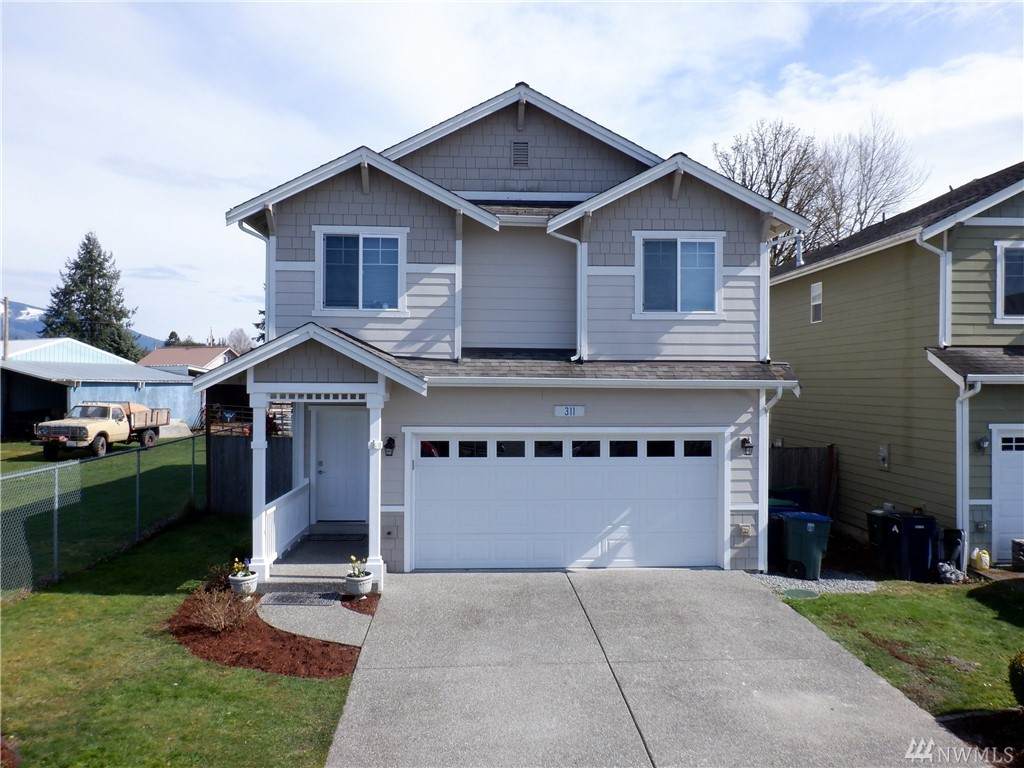 311 Helen St - Photo 1