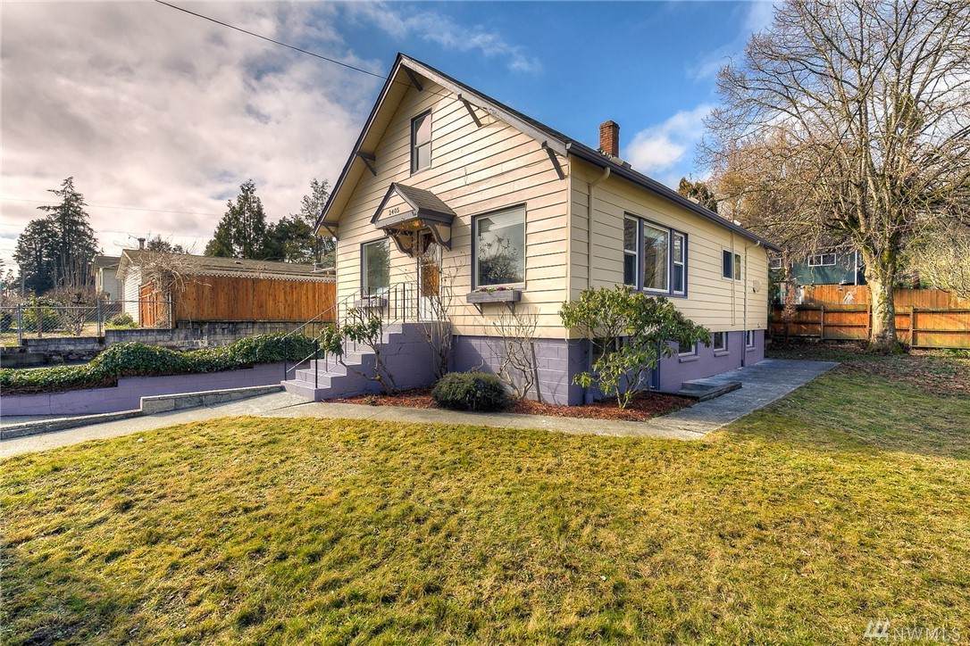 2405 Snyder Ave - Photo 1