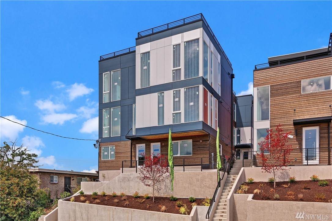 3908 Hudson St - Photo 1