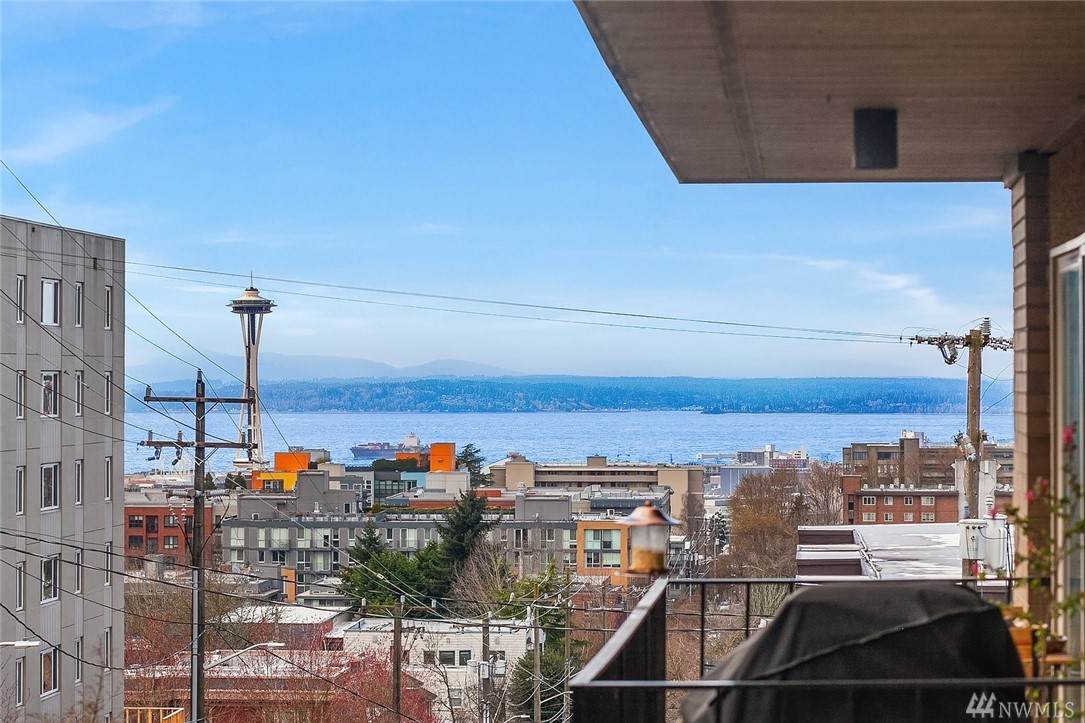 601 14th Ave - Photo 1