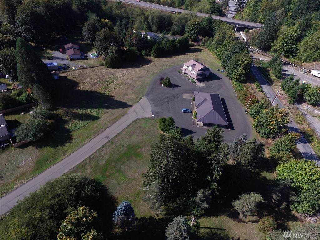 2144 Railroad Ave - Photo 1
