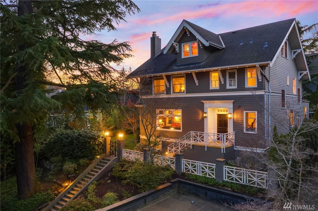 219 37th Ave - Photo 1