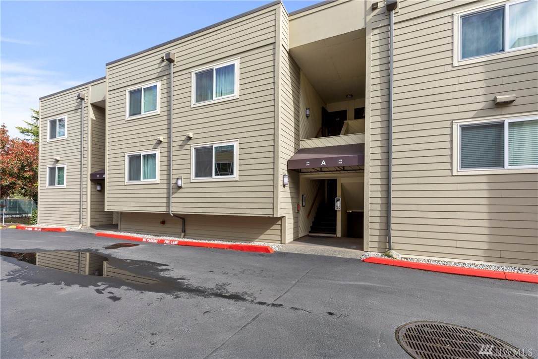 5844 75 St - Photo 1