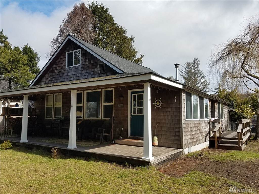 218 15th St - Photo 1