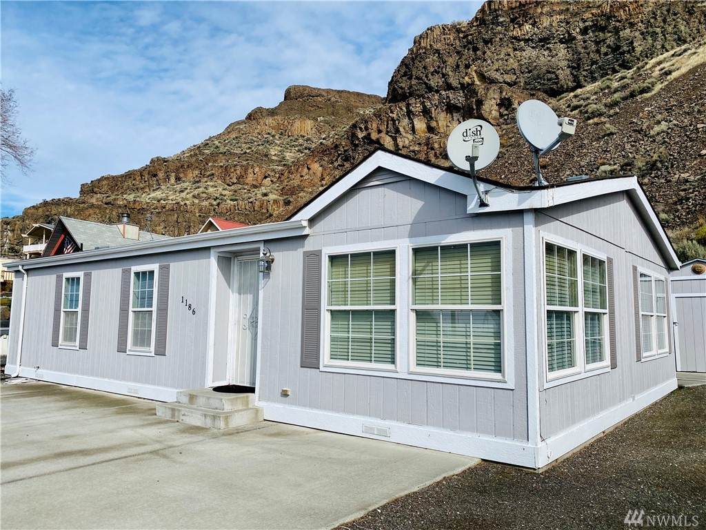 1186 Section Place - Photo 1