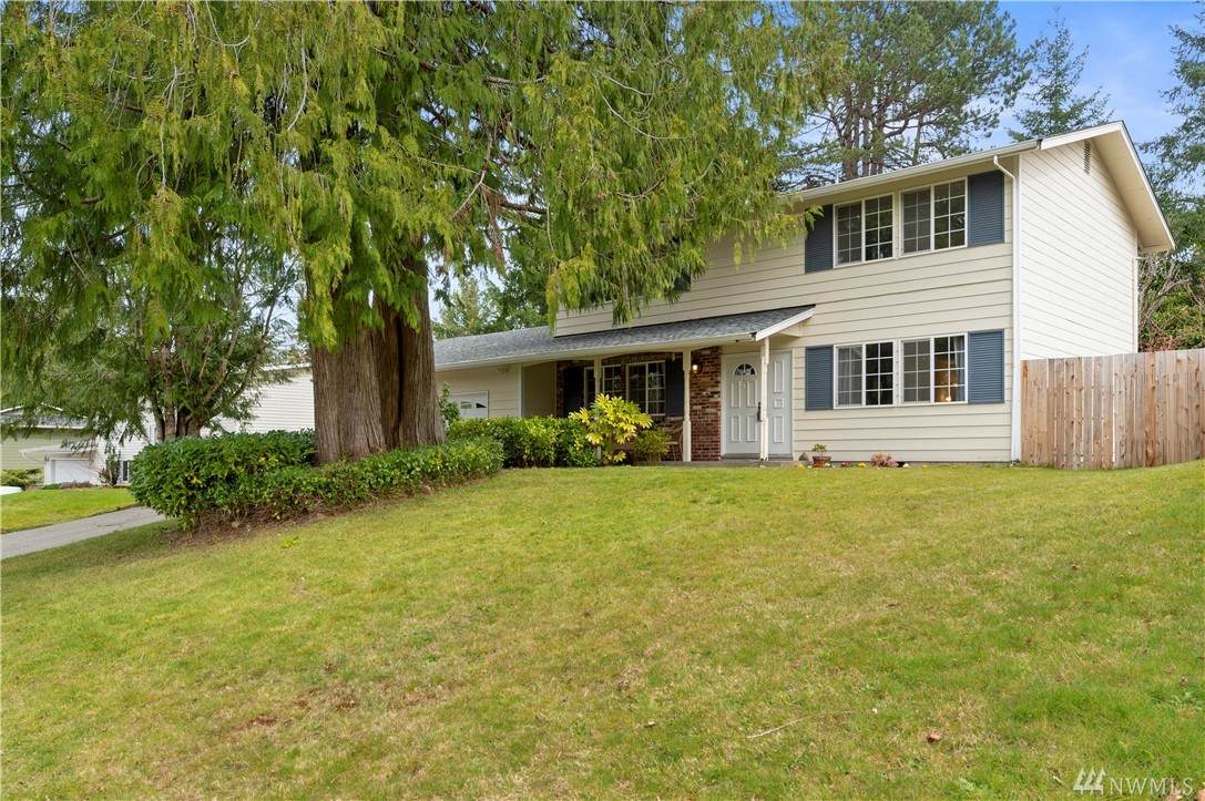 2157 Evergreen Ave - Photo 1