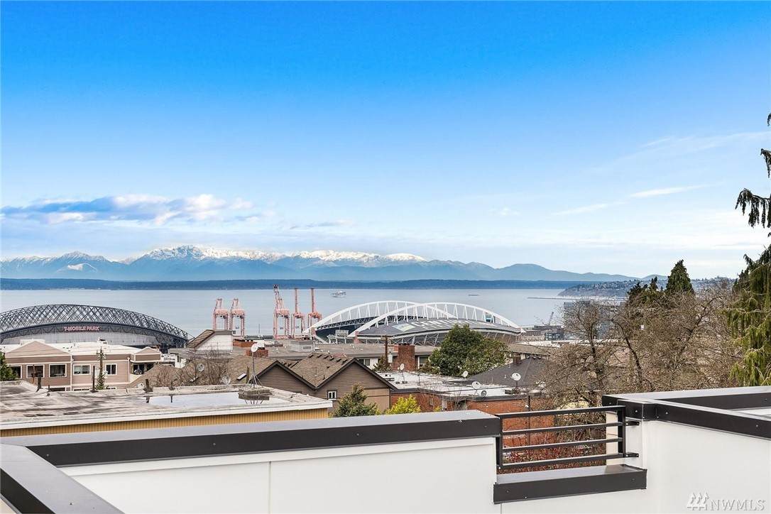 1530 13th Ave S - Photo 1