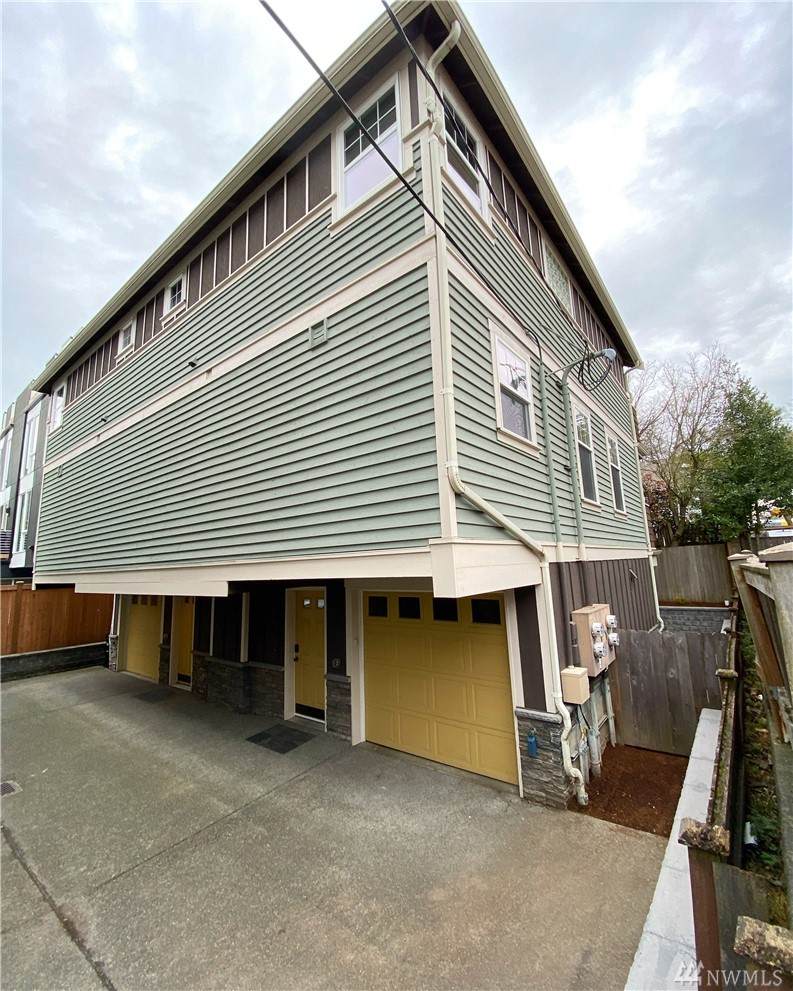 618 45th St - Photo 1