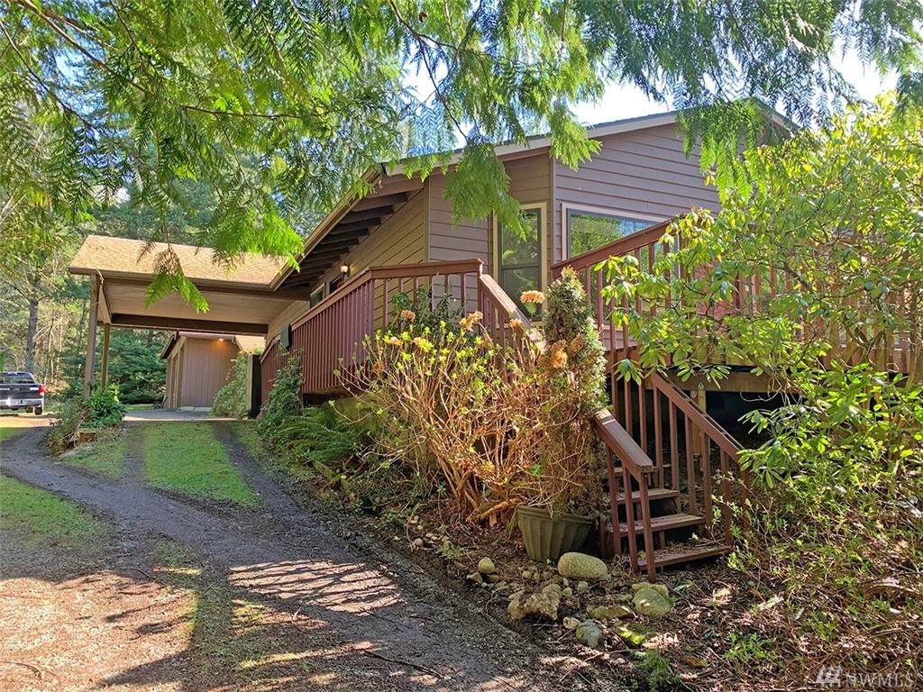 595 Forrest Wy - Photo 1