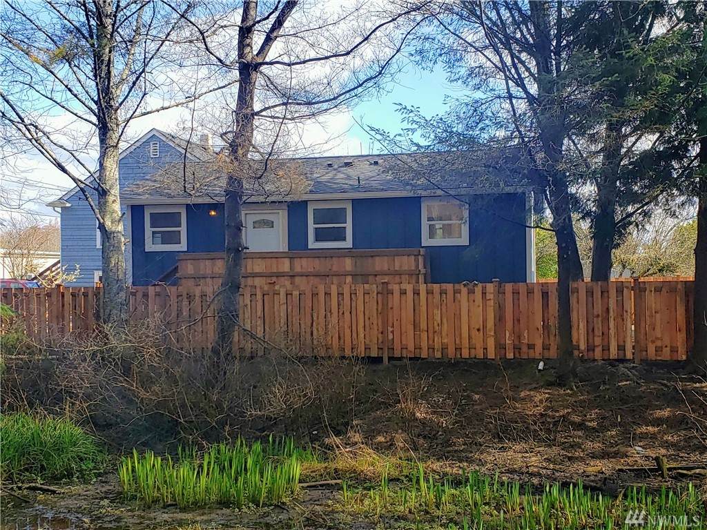 213 King - Photo 1