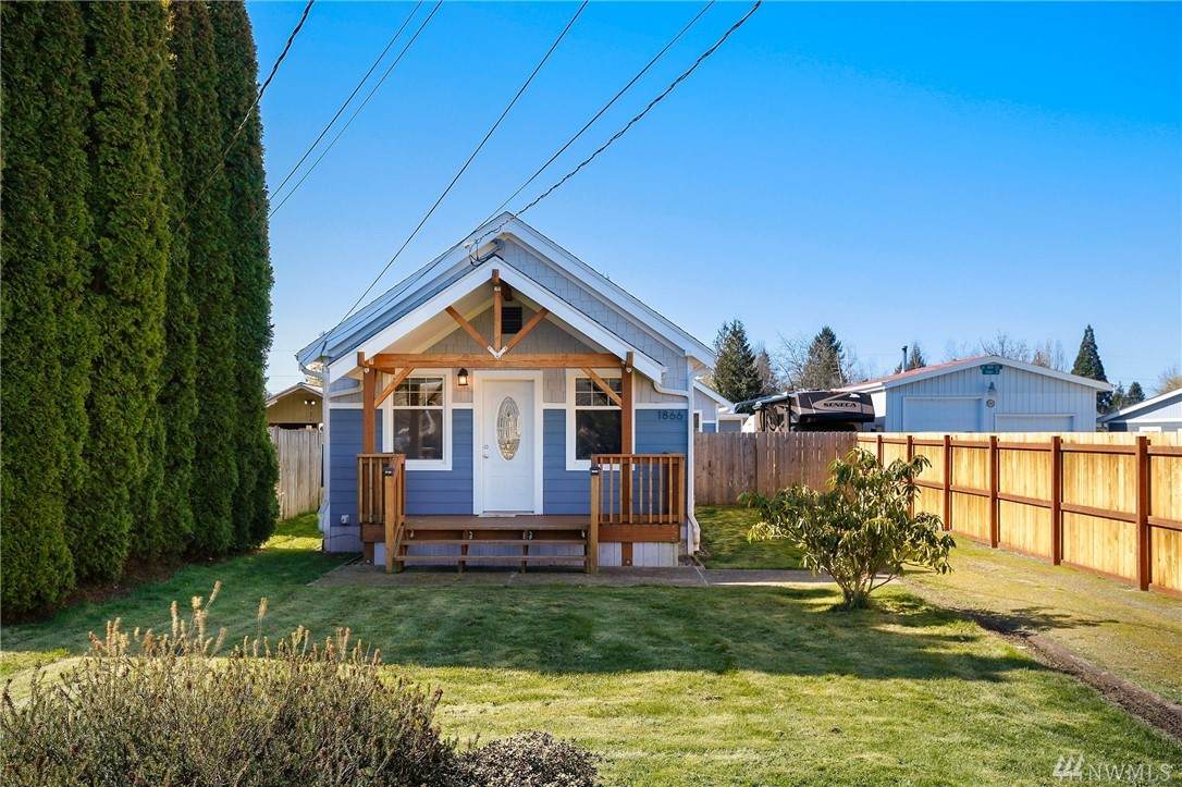 1866 Loraine St - Photo 1