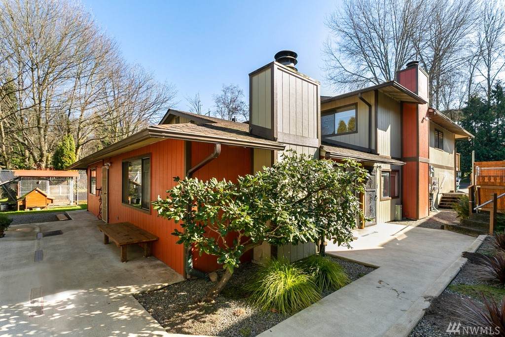 15422 40th Ave - Photo 1