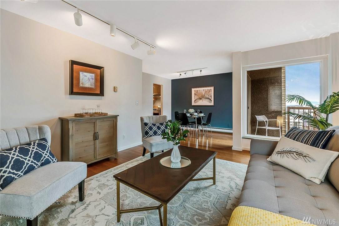 320 Melrose Ave - Photo 1
