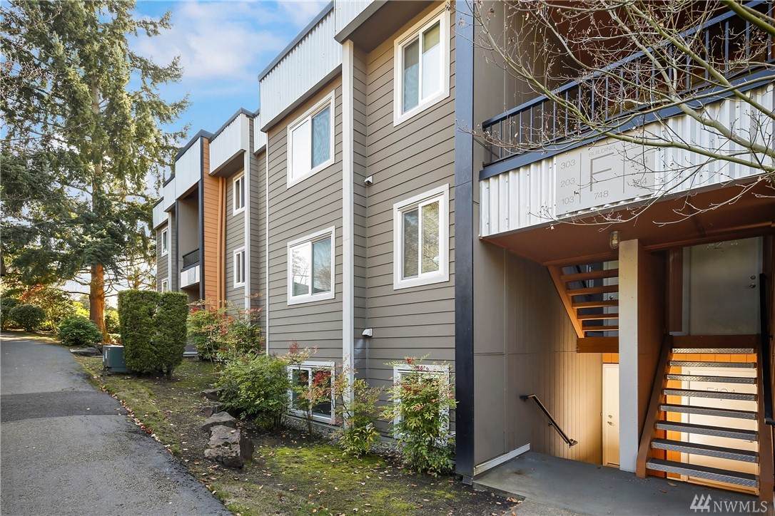 746 Kirkland Cir - Photo 1