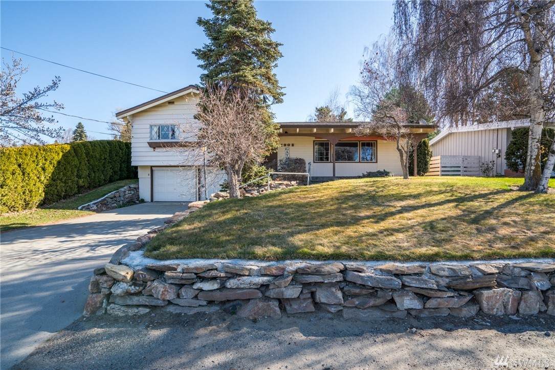 1305 Terrace Ct - Photo 1