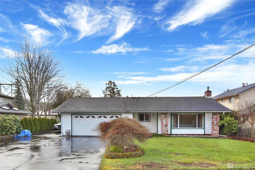 1004 Maple St - Photo 1