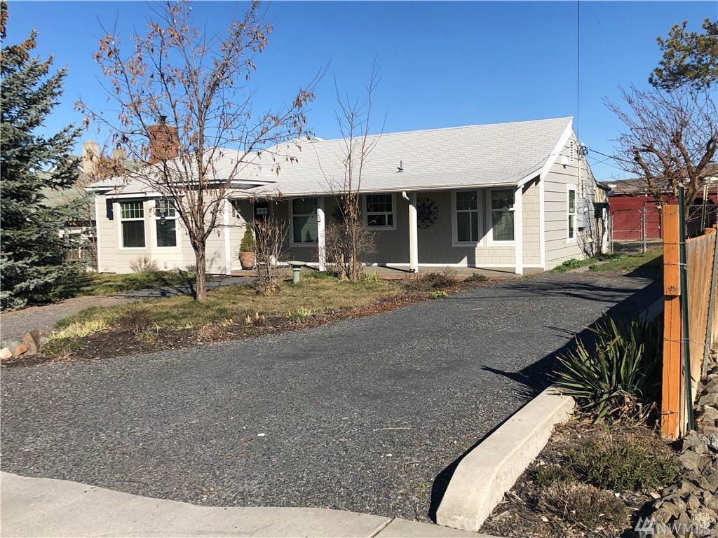 614 Main Ave - Photo 1