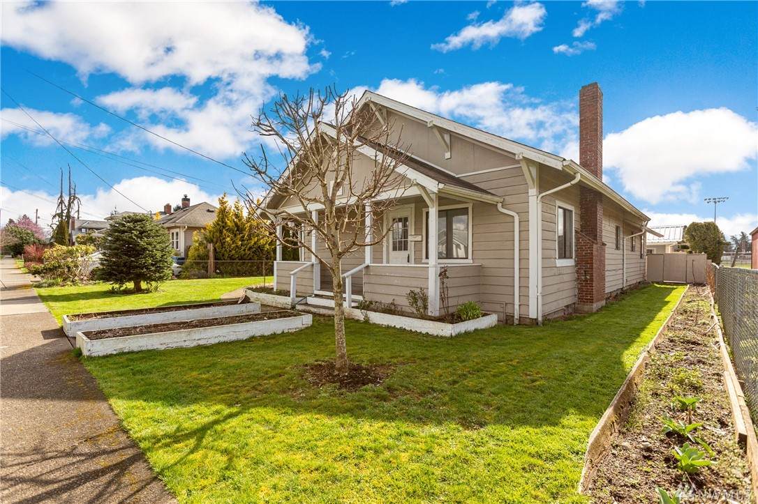 446 Maple St - Photo 1