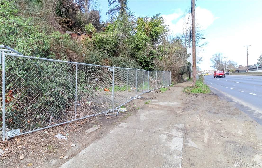 2505 Aurora Ave - Photo 1