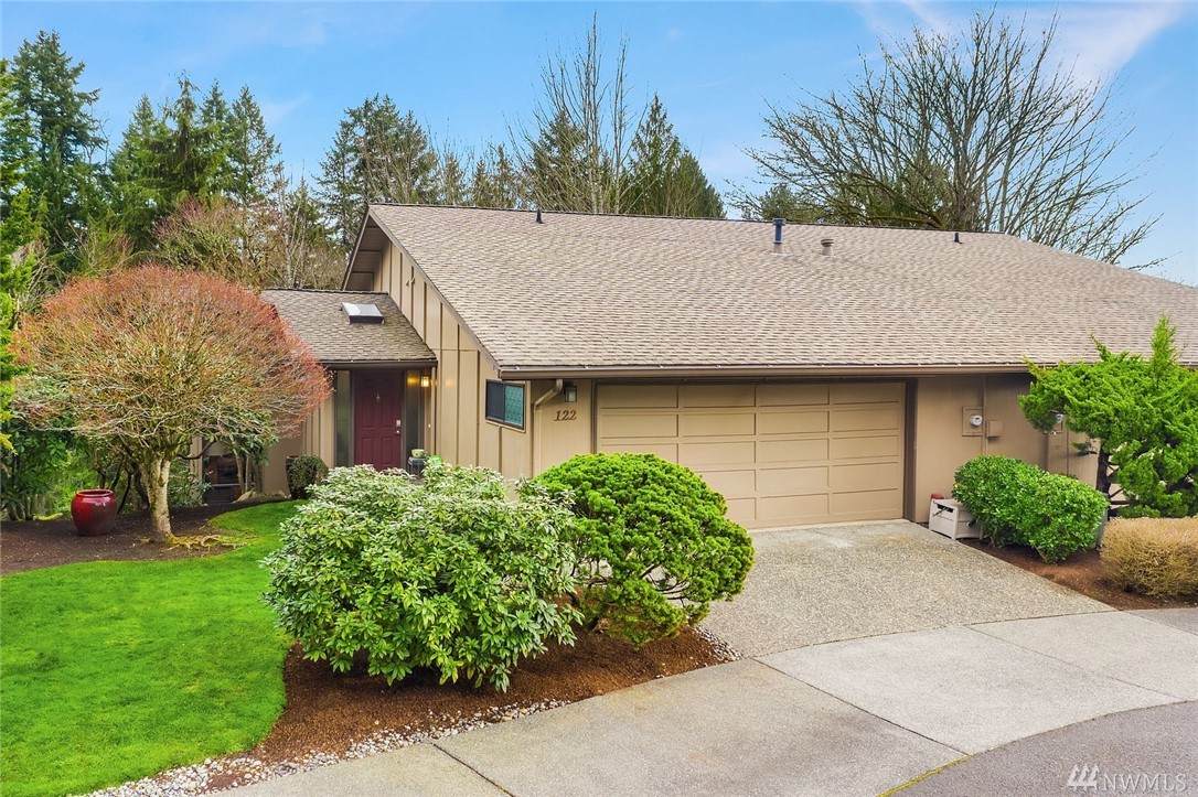 122 168th Ave - Photo 1