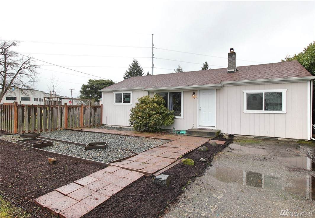 3233 85th St S - Photo 1