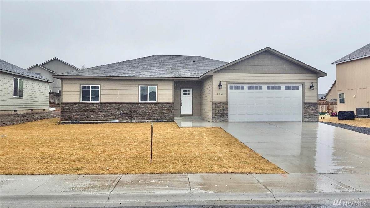 714 8th Ave - Photo 1