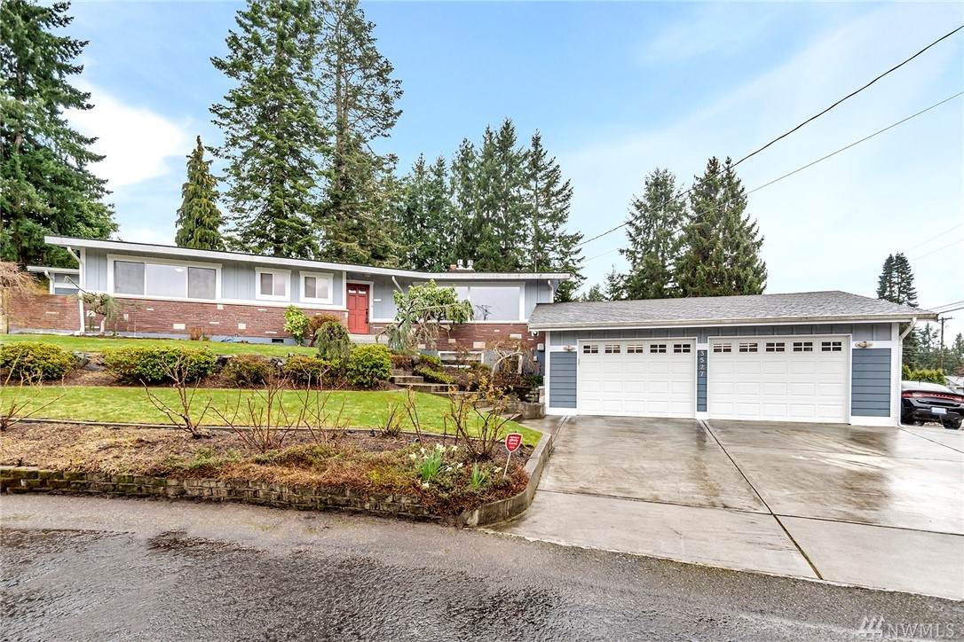 3527 Sylvan Dr - Photo 1