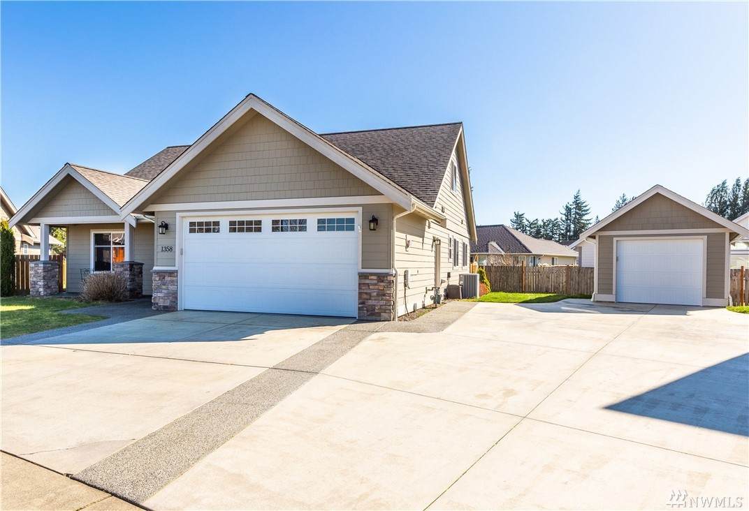 1358 Pearl Lp - Photo 1