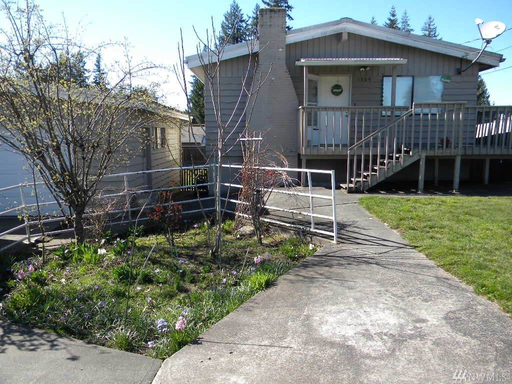 1705 17th Ave - Photo 1