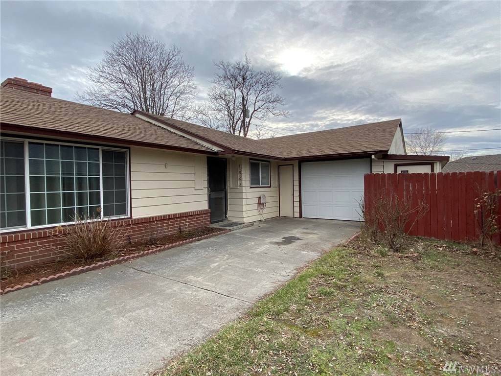 1008 Balsam St - Photo 1