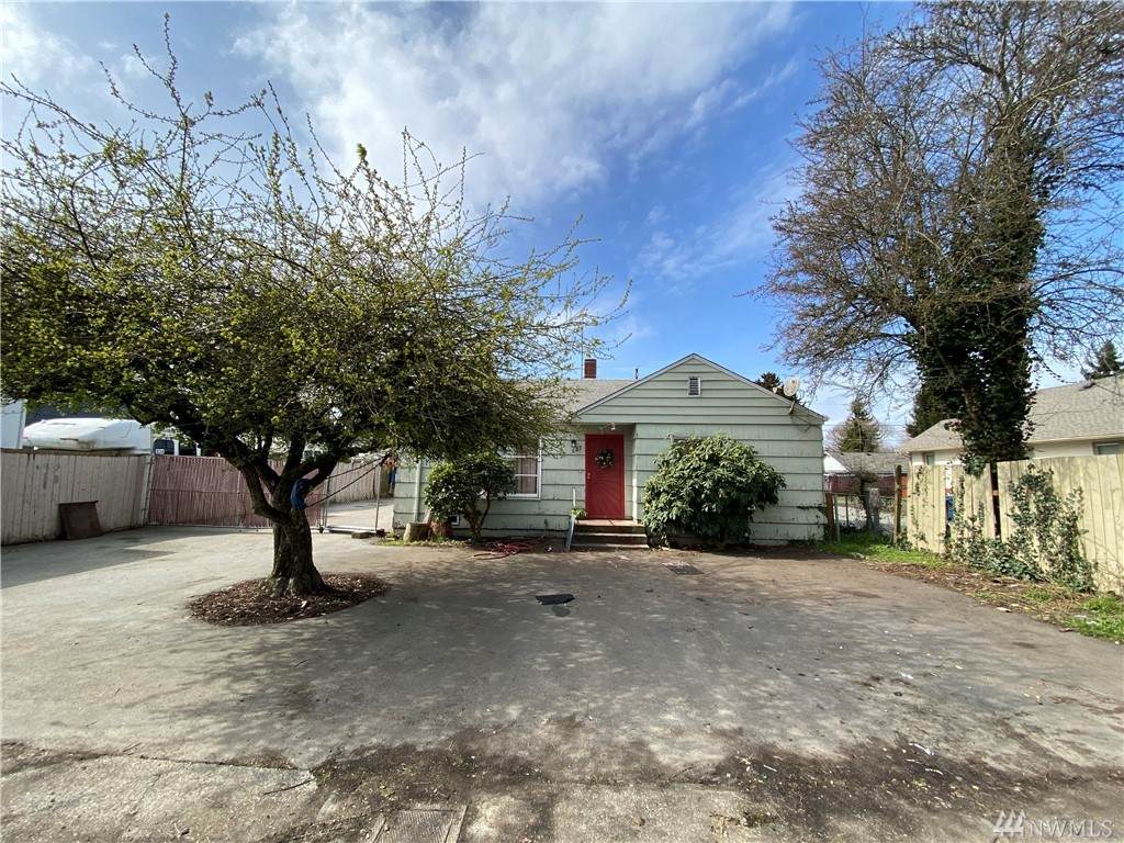 627 Bridges Ave - Photo 1