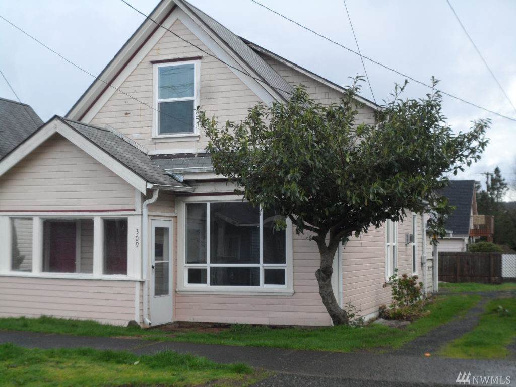 309 L St - Photo 1