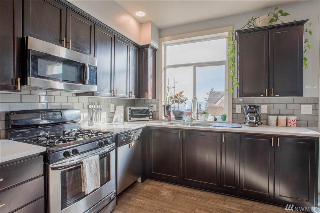 2103 Yakima Ave - Photo 1
