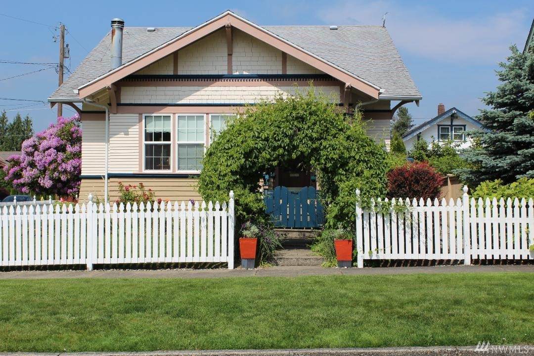 1737 Marshall Ave - Photo 1