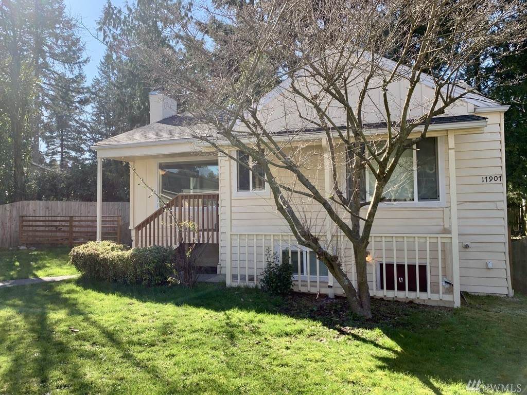 17907 10th Ave - Photo 1