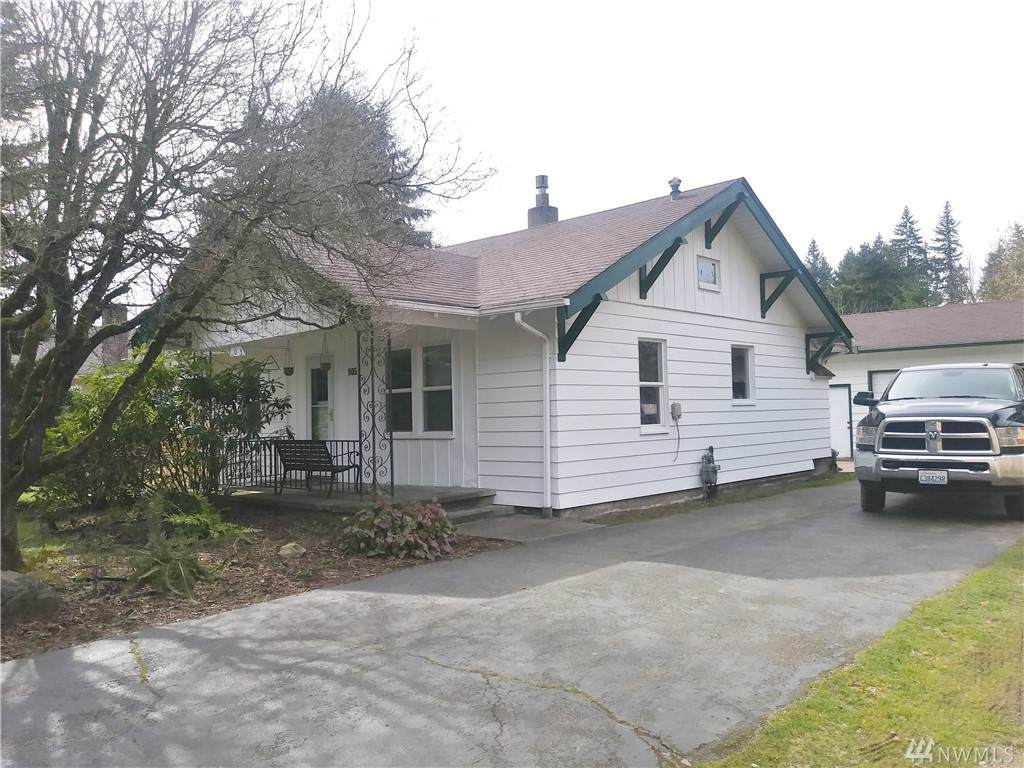 905 Frederick St - Photo 1