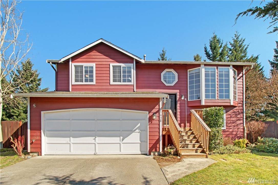 17528 Mountain View Rd - Photo 1