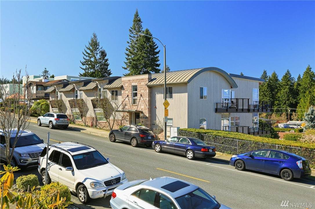 654 5th Ave - Photo 1